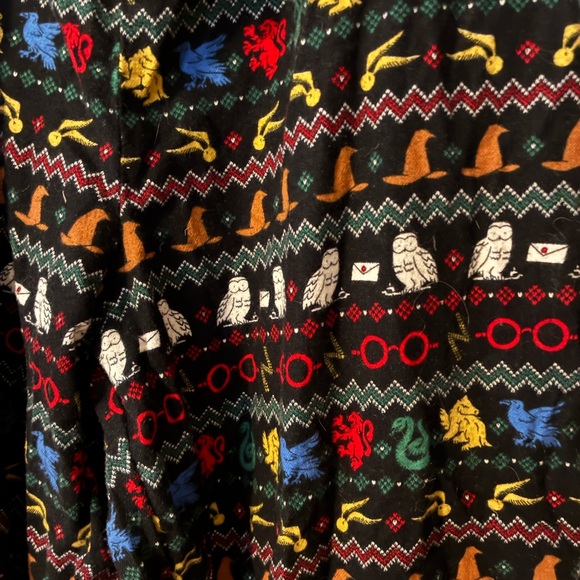 Hanna Andersson Harry Potter Pajama Pants with Hogwarts Pattern - Picture 3 of 4